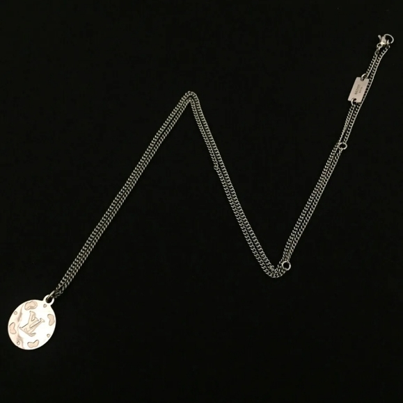 LOIUS VUITTON Lv PLATE SILVERTONE NECKLACE - Picture 8 of 12